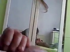 مادربورد سرسبز بر روی نیمکت